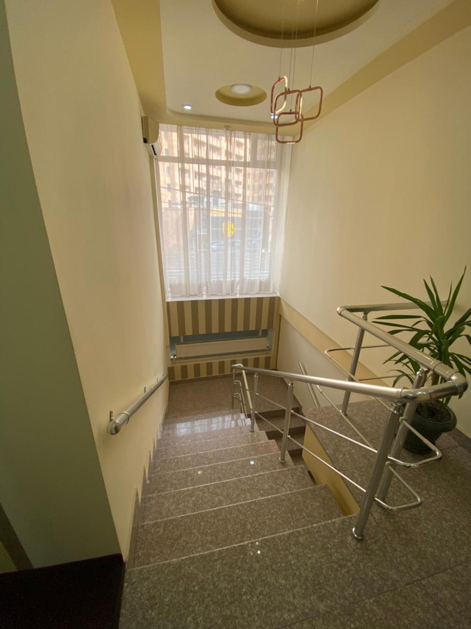 Hobby Hotel Erivan Exterior foto