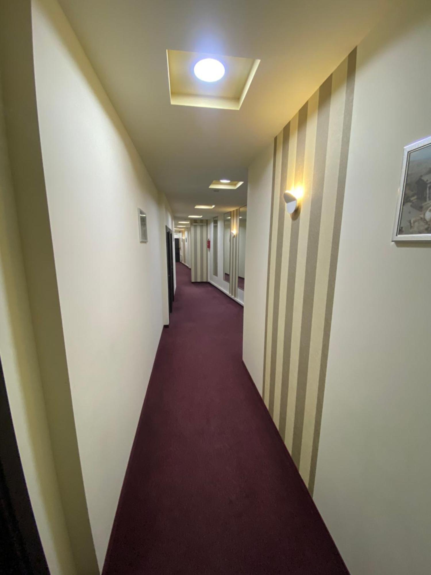 Hobby Hotel Erivan Exterior foto