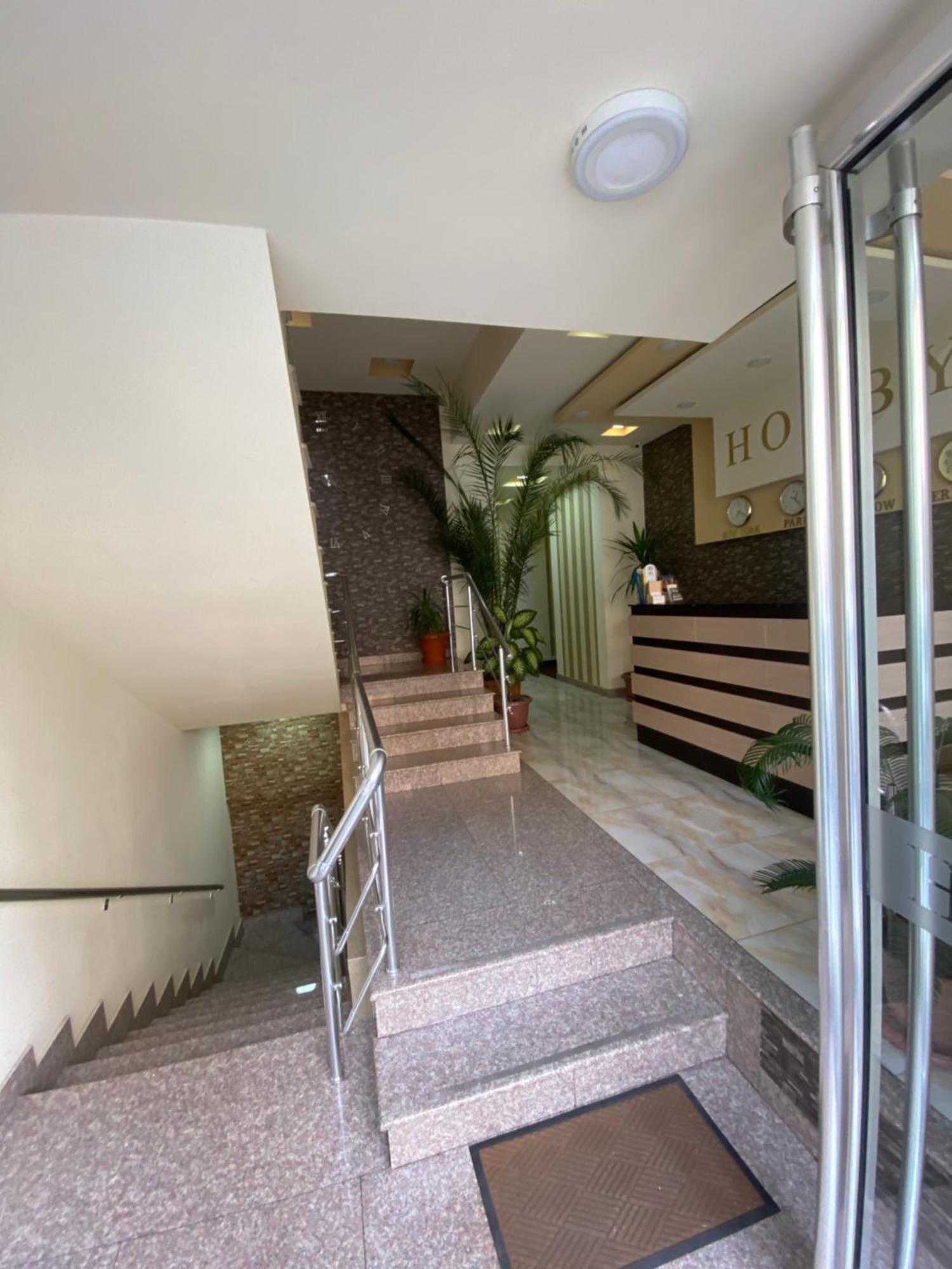 Hobby Hotel Erivan Exterior foto