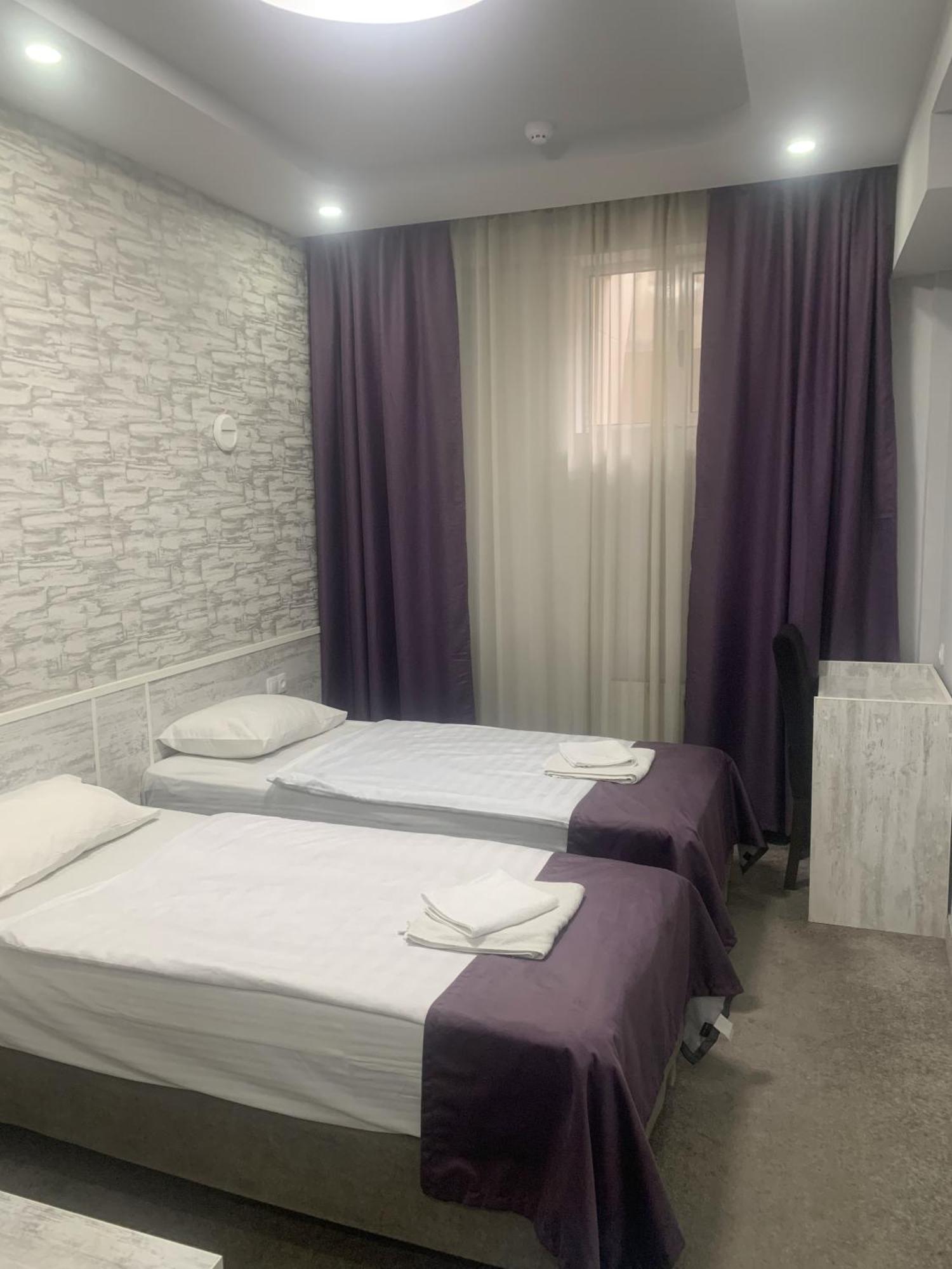 Hobby Hotel Erivan Exterior foto