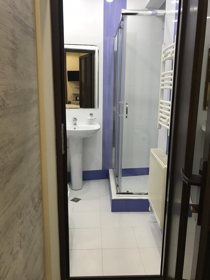 Hobby Hotel Erivan Exterior foto