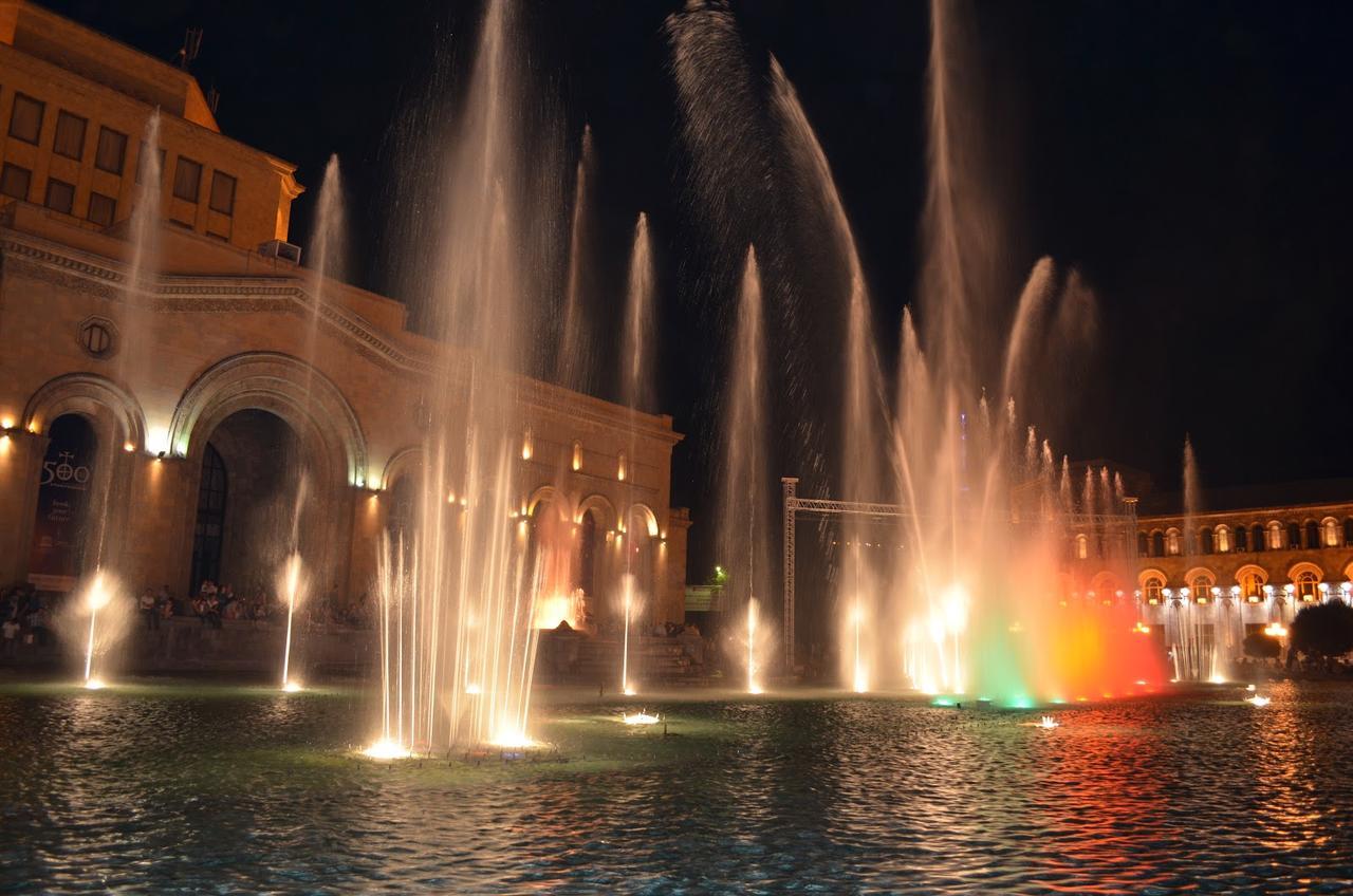 Hobby Hotel Erivan Exterior foto