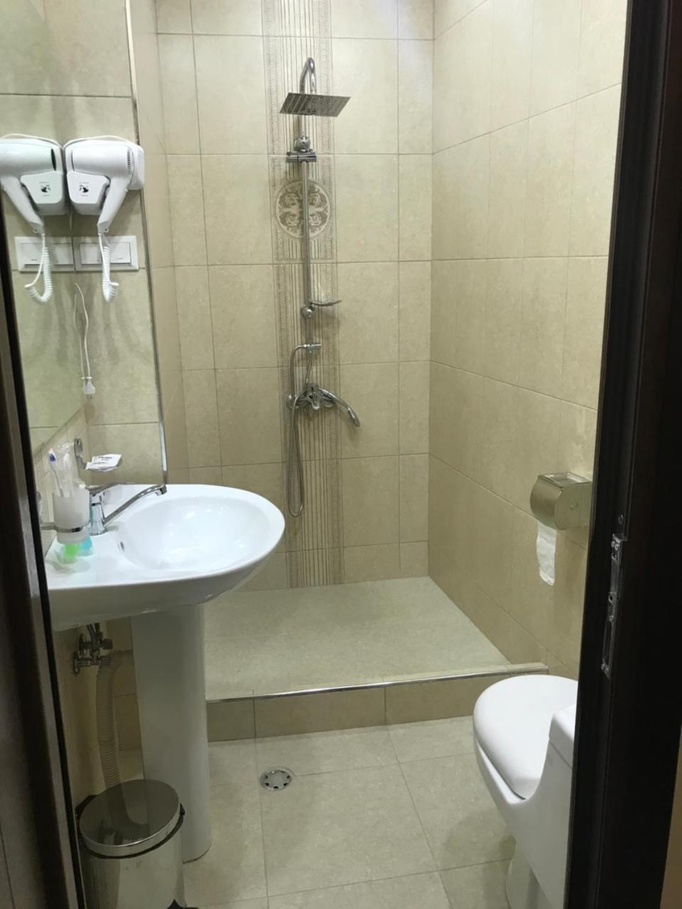 Hobby Hotel Erivan Exterior foto