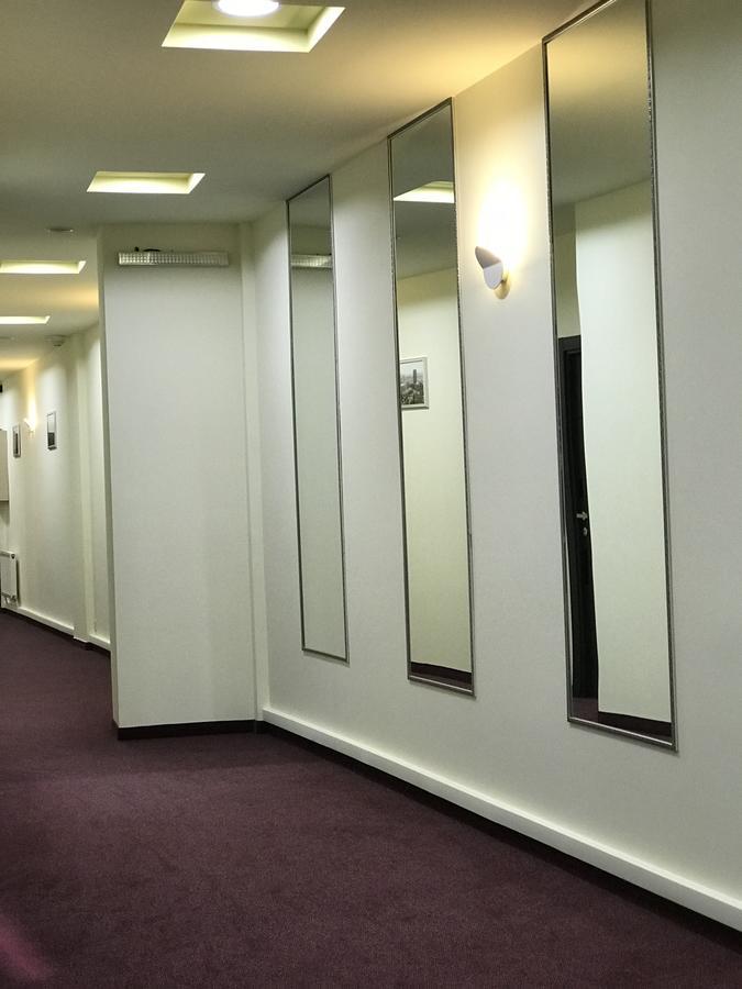 Hobby Hotel Erivan Exterior foto