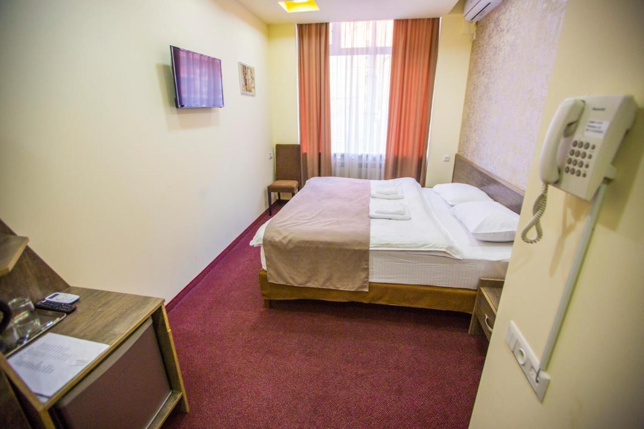 Hobby Hotel Erivan Exterior foto