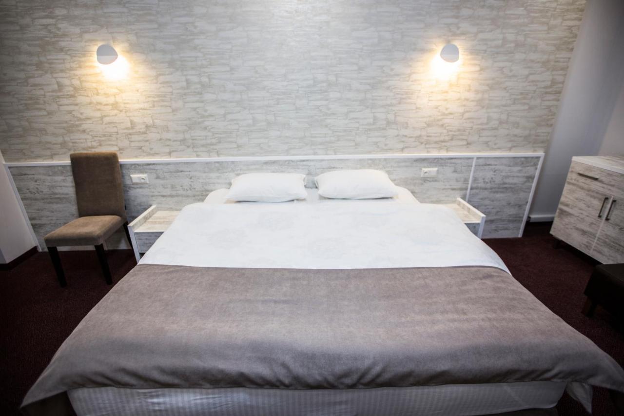Hobby Hotel Erivan Exterior foto