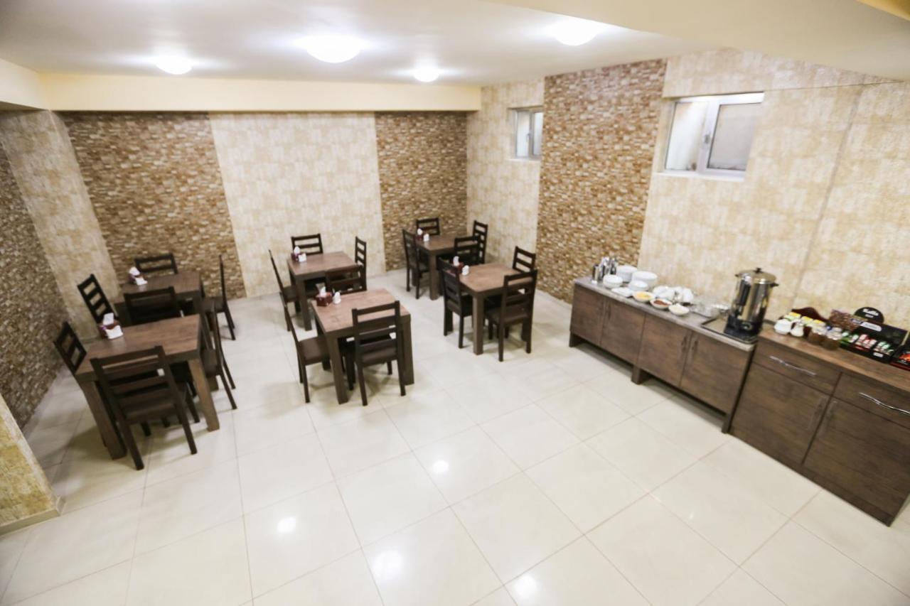 Hobby Hotel Erivan Exterior foto