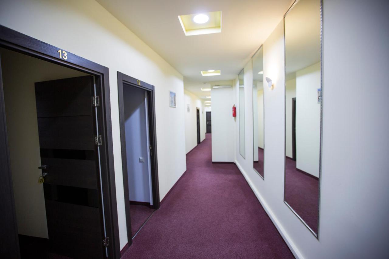 Hobby Hotel Erivan Exterior foto